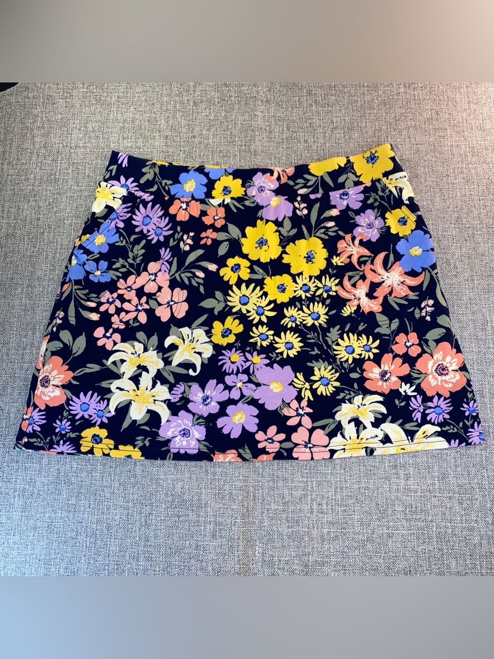 Croft & Barrow Stretch Black Lavender Yellow Floral Skort Pockets Classic Sz L